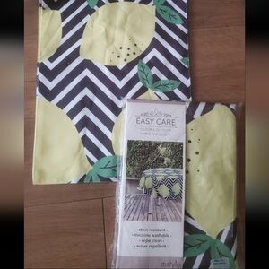 New 5pc Tablecloth with matching Lemon Zigzag Placemats Designer Bundle.
